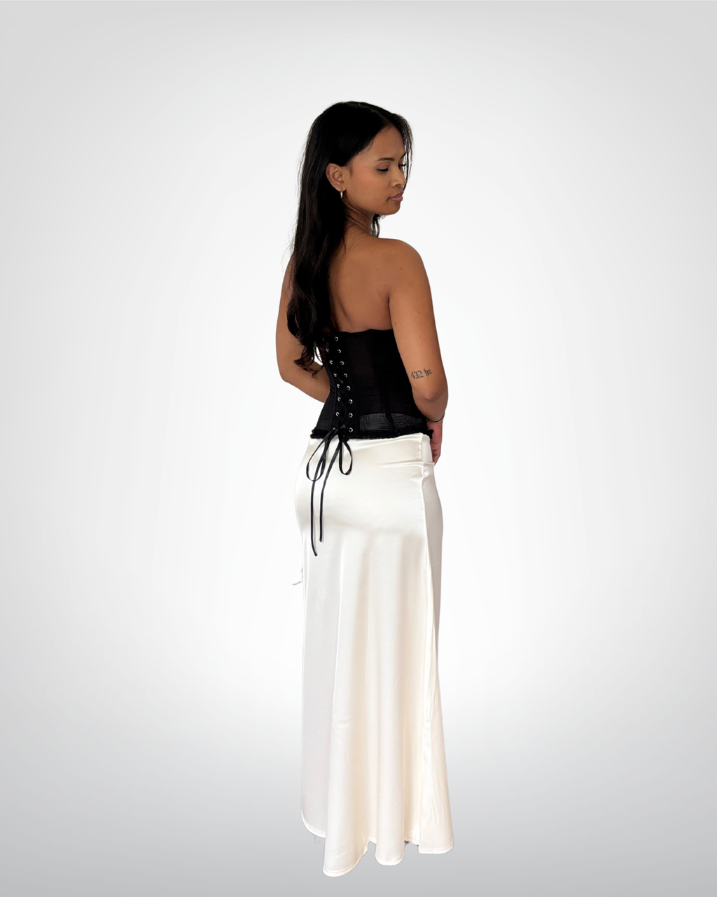 Jupe crayon satin beige